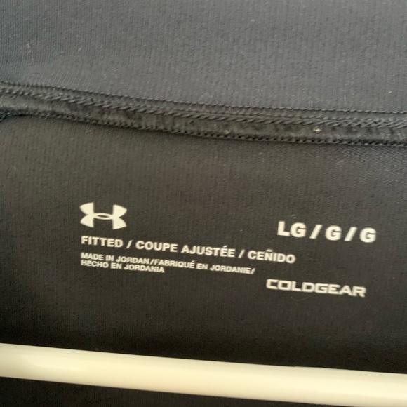 Under armor cold gear top - Picture 6 of 8
